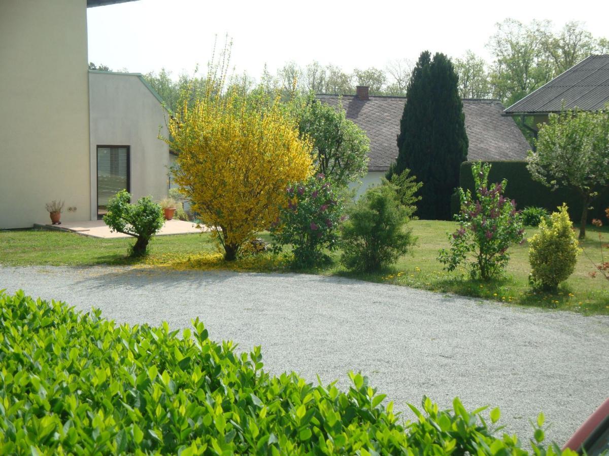 Bed and Breakfast Haus Camelia Bad Tatzmannsdorf Exterior foto